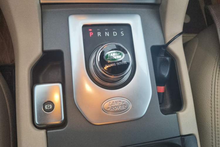 Used Land Rover Discovery 2015 3.0 SC V6 HSE Luxury Gear Lever