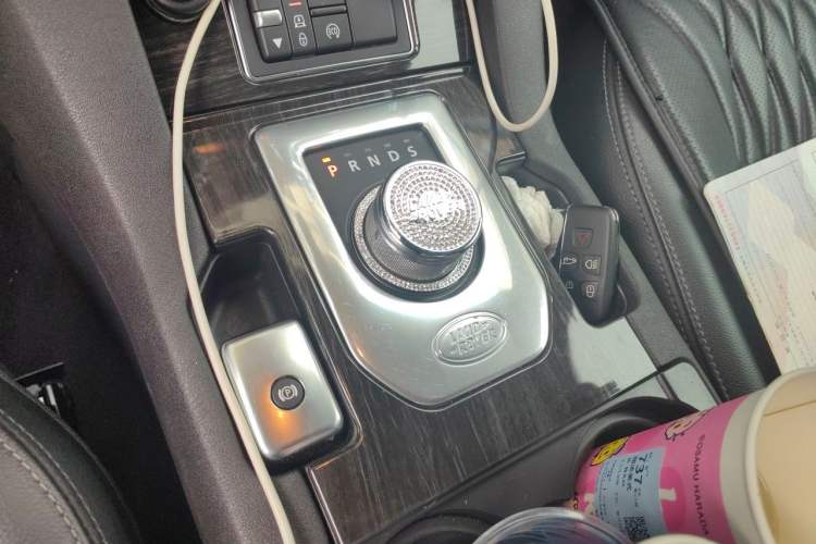 Used Land Rover Discovery 2015 3.0 SC V6 HSE Gear Lever