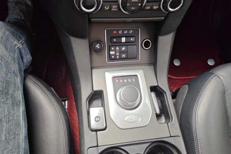 Used Land Rover Discovery 2015 3.0 SC V6 HSE Gear Lever