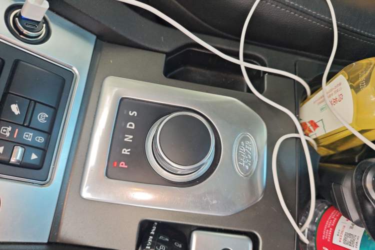 Used Land Rover Discovery 2015 3.0 SC V6 HSE Luxury Gear Lever