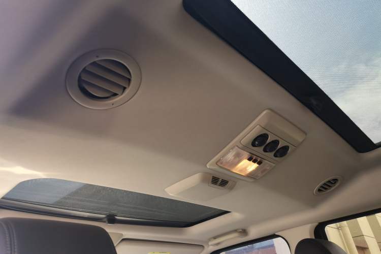 Used Land Rover Discovery 2015 3.0 SC V6 HSE Headliner