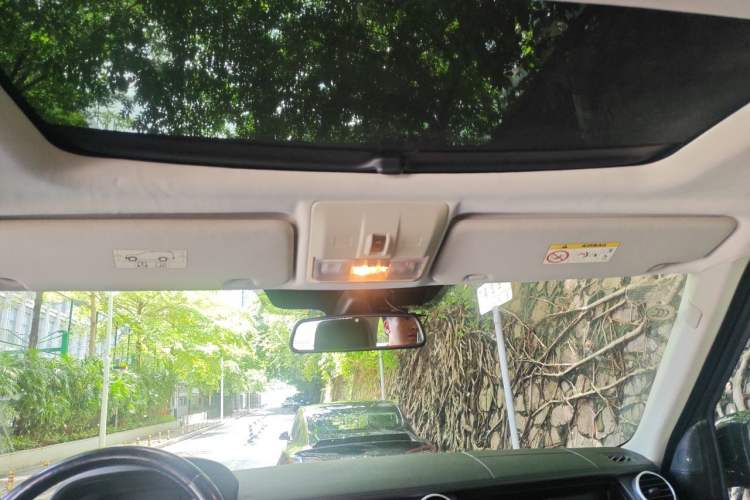 Used Land Rover Discovery 2015 3.0 SC V6 HSE Headliner
