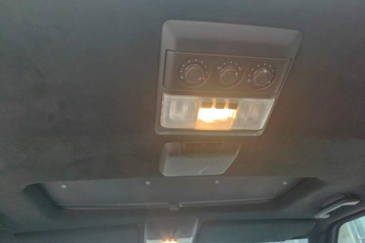 Used Land Rover Discovery 2015 3.0 SC V6 HSE Headliner