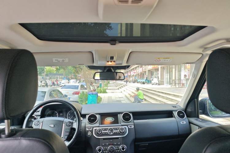 Used Land Rover Discovery 2015 3.0 SC V6 HSE Headliner