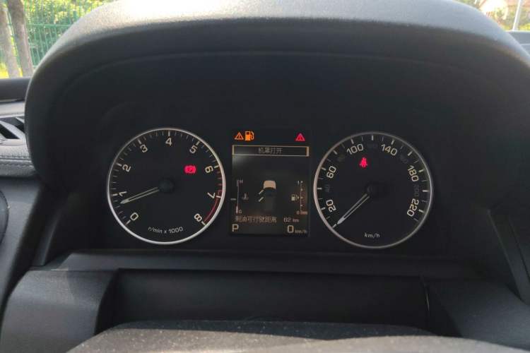 Used Land Rover Discovery 2015 3.0 SC V6 HSE Instrument Cluster