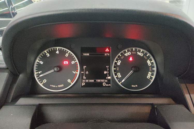 Used Land Rover Discovery 2015 3.0 SC V6 HSE Instrument Cluster