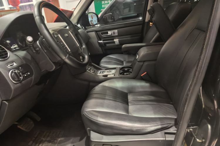 Used Land Rover Discovery 2015 3.0 SC V6 SE Interior 1