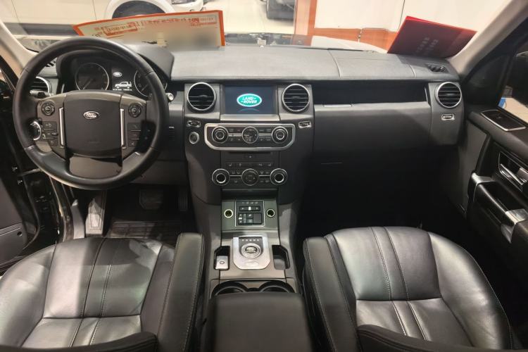 Used Land Rover Discovery 2015 3.0 SC V6 SE Interior 3