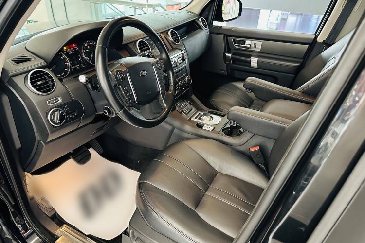 Used Land Rover Discovery 2015 3.0 SC V6 HSE Interior 3