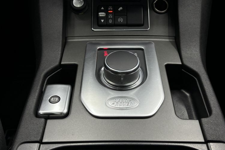 Used Land Rover Discovery 2015 3.0 SC V6 SE Interior 7