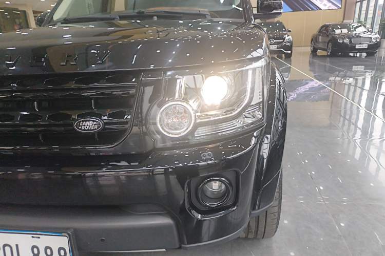 Used Land Rover Discovery 2015 3.0 SDV6 HSE Diesel Version Left Front Headlight