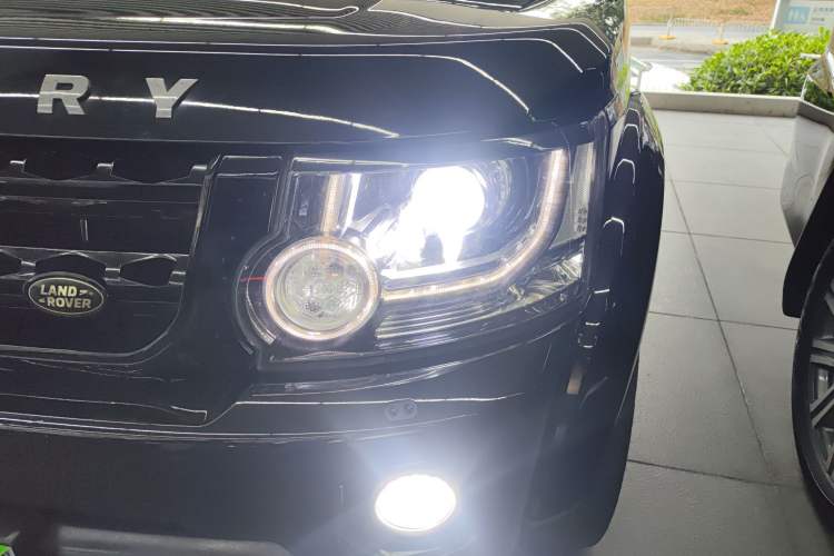 Used Land Rover Discovery 2015 3.0 SC V6 HSE Left Front Headlight