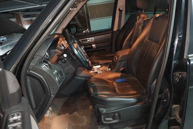 Used Land Rover Discovery 2015 3.0 SC V6 SE Left Front Seat