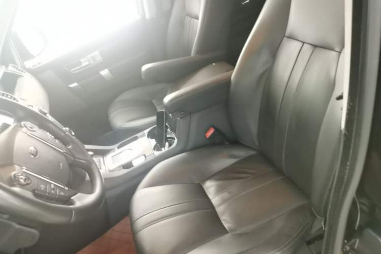 Used Land Rover Discovery 2015 3.0 SC V6 SE Left Front Seat