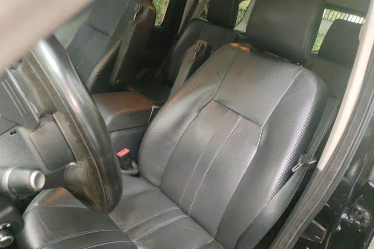 Used Land Rover Discovery 2015 3.0 SDV6 HSE Diesel Version Left Front Seat