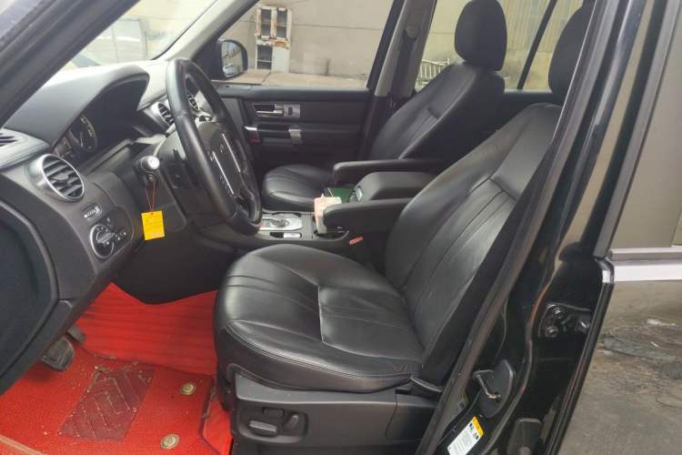Used Land Rover Discovery 2015 3.0 SC V6 SE Left Front Seat