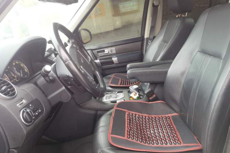 Used Land Rover Discovery 2015 3.0 SC V6 SE Left Front Seat