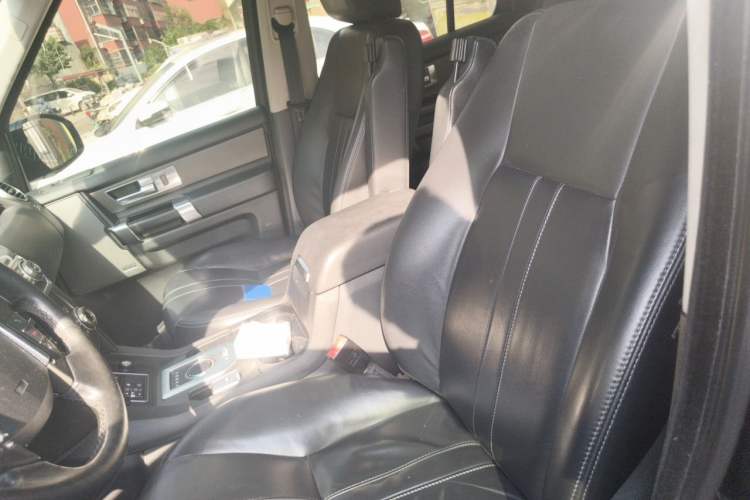 Used Land Rover Discovery 2015 3.0 SC V6 HSE Left Front Seat