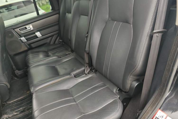 Used Land Rover Discovery 2015 3.0 SC V6 SE Left Rear Seat