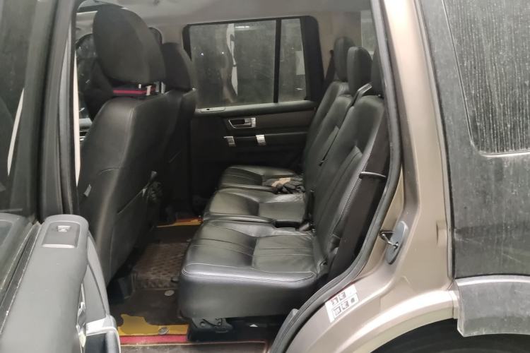 Used Land Rover Discovery 2015 3.0 SC V6 SE Left Rear Seat
