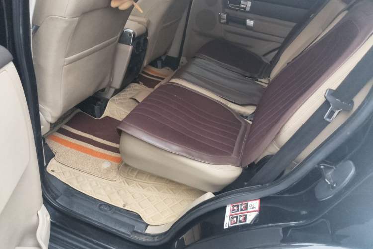 Used Land Rover Discovery 2015 3.0 SC V6 HSE Luxury Left Rear Seat