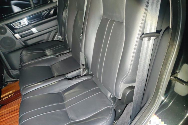 Used Land Rover Discovery 2015 3.0 SC V6 HSE Luxury Left Rear Seat