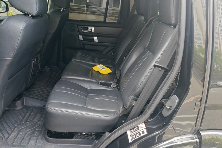 Used Land Rover Discovery 2015 3.0 SC V6 SE Left Rear Seat