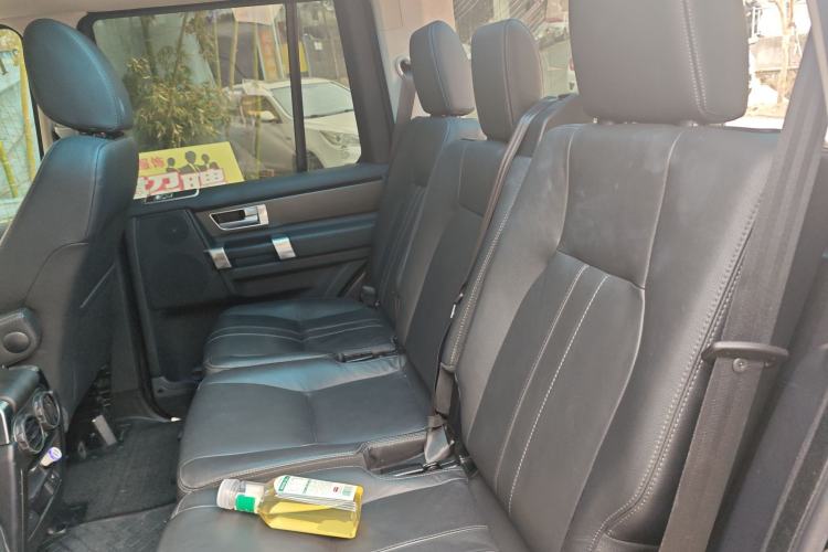 Used Land Rover Discovery 2015 3.0 SC V6 HSE Luxury Left Rear Seat