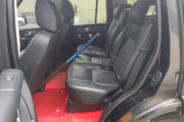 Used Land Rover Discovery 2015 3.0 SC V6 SE Left Rear Seat