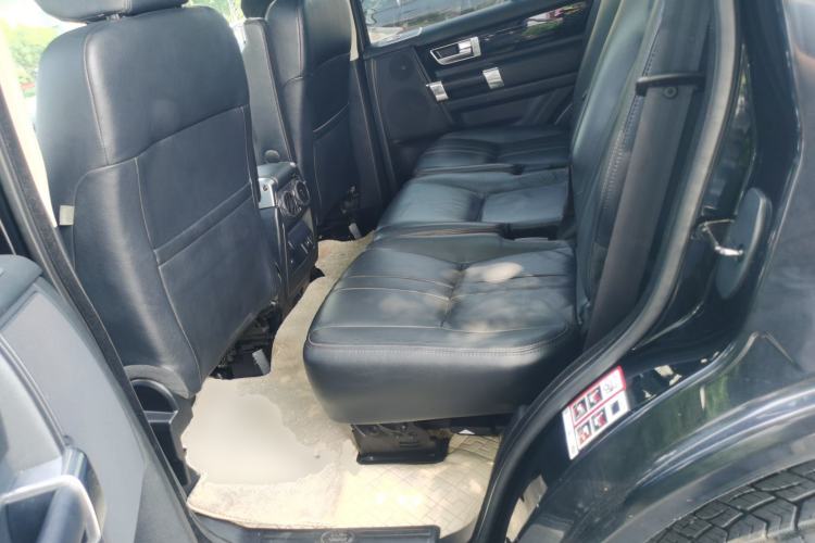 Used Land Rover Discovery 2015 3.0 SC V6 HSE Left Rear Seat