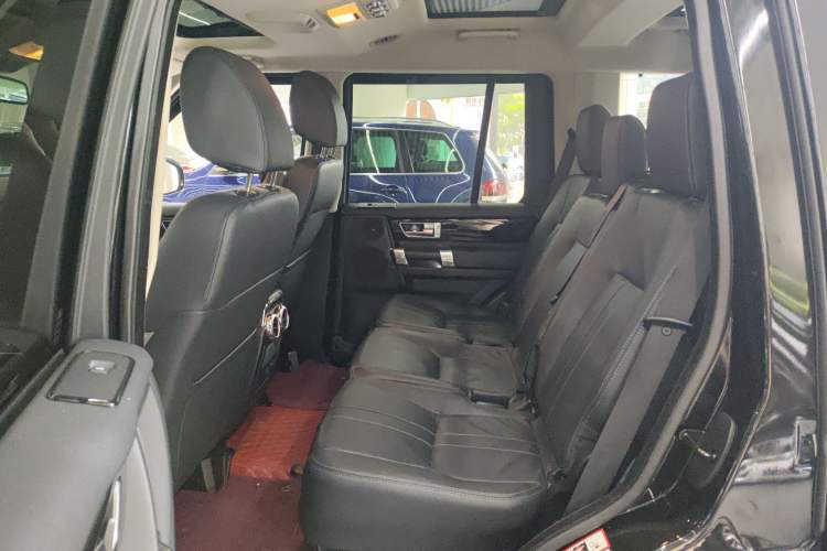 Used Land Rover Discovery 2015 3.0 SC V6 HSE Left Rear Seat