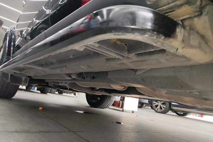 Used Land Rover Discovery 2015 3.0 SC V6 HSE Left Side Sill