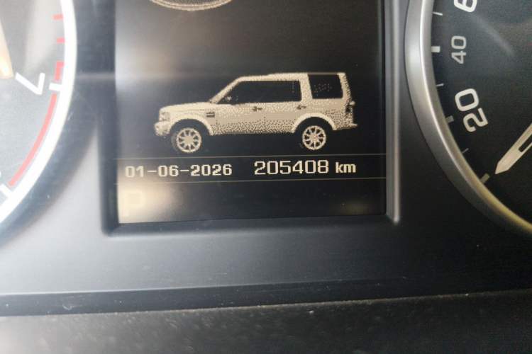 Used Land Rover Discovery 2015 3.0 SC V6 HSE Odometer Close Up