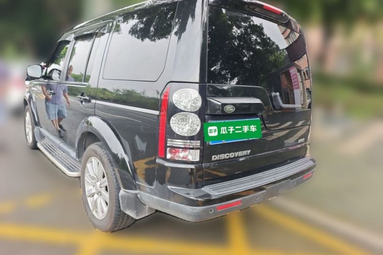 Used Land Rover Discovery 2015 3.0 SDV6 HSE Diesel Version Rear Left 45 Deg