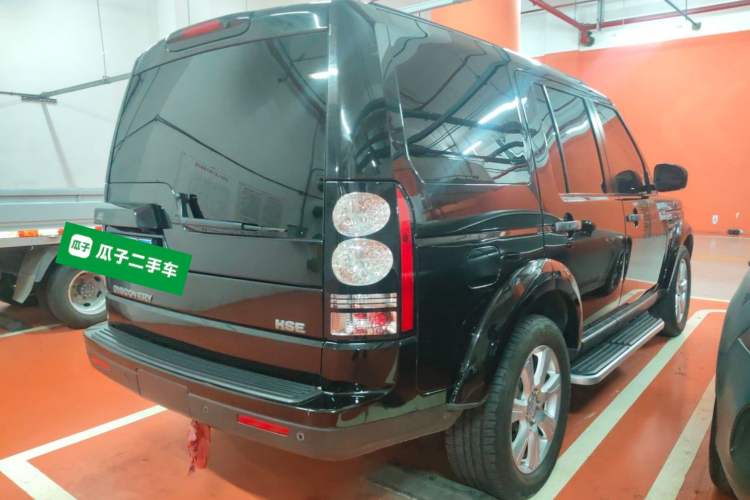 Used Land Rover Discovery 2015 3.0 SC V6 HSE Luxury Rear Right 45 Deg