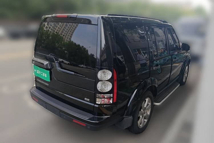 Used Land Rover Discovery 2015 3.0 SC V6 SE Rear Right 45 Deg