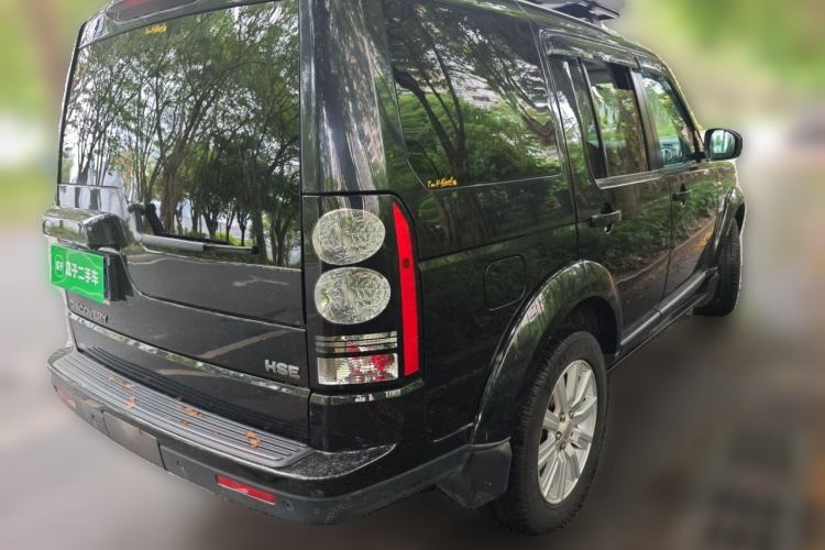 Used Land Rover Discovery 2015 3.0 SDV6 HSE Diesel Version Rear Right 45 Deg
