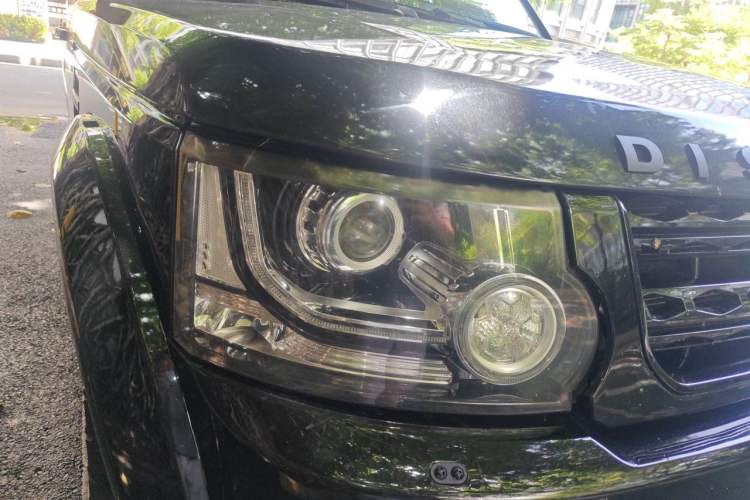 Used Land Rover Discovery 2015 3.0 SC V6 HSE Right Front Headlight