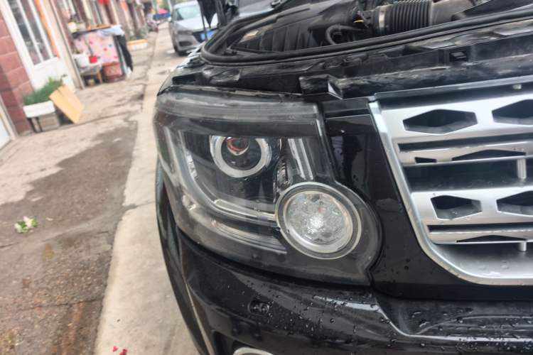 Used Land Rover Discovery 2015 3.0 SC V6 HSE Right Front Headlight