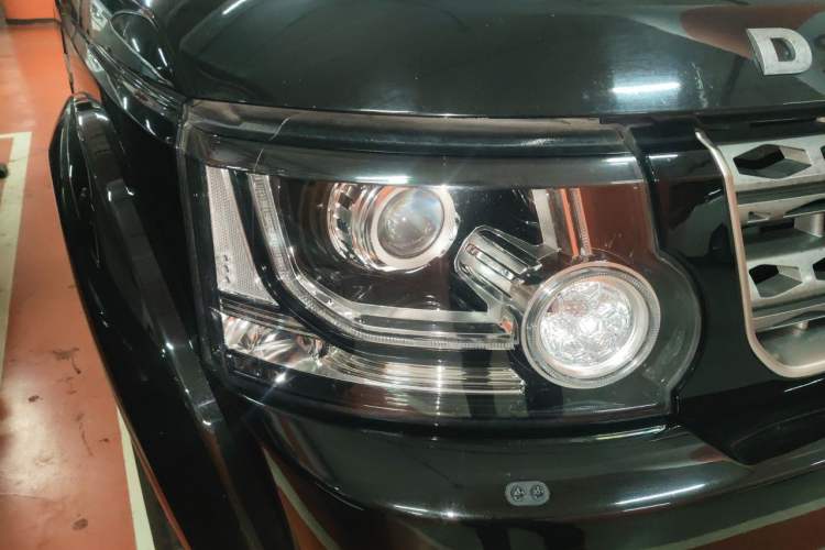 Used Land Rover Discovery 2015 3.0 SC V6 HSE Luxury Right Front Headlight