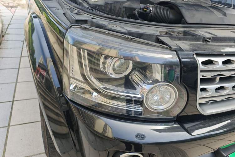 Used Land Rover Discovery 2015 3.0 SC V6 HSE Right Front Headlight