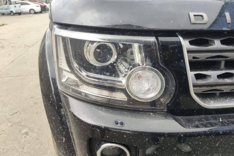 Used Land Rover Discovery 2015 3.0 SC V6 SE Right Front Headlight