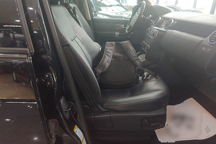 Used Land Rover Discovery 2015 3.0 SDV6 HSE Diesel Version Right Front Seat