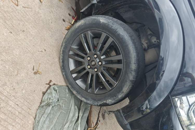 Used Land Rover Discovery 2015 3.0 SC V6 SE Right Front Wheel Hub