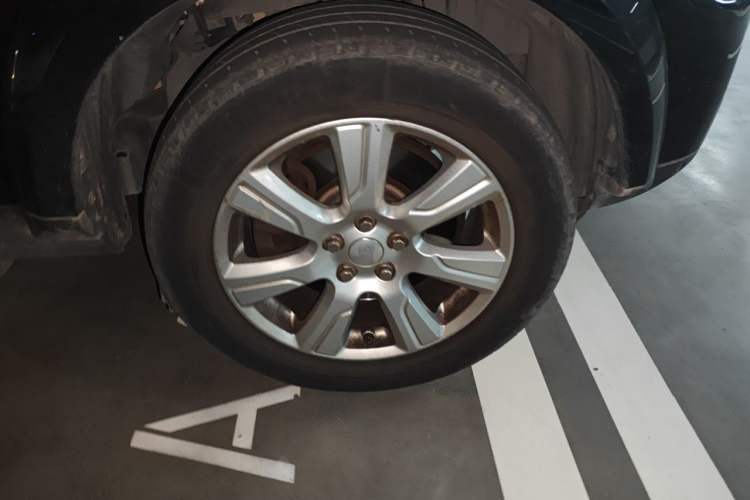 Used Land Rover Discovery 2015 3.0 SC V6 SE Right Front Wheel Hub