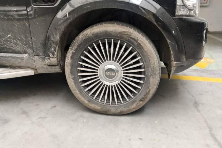 Used Land Rover Discovery 2015 3.0 SC V6 SE Right Front Wheel Hub