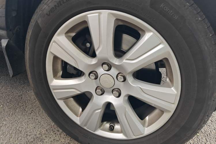 Used Land Rover Discovery 2015 3.0 SC V6 SE Right Front Wheel Hub