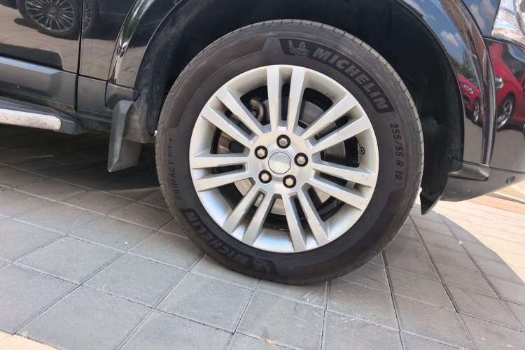 Used Land Rover Discovery 2015 3.0 SC V6 HSE Right Front Wheel Hub