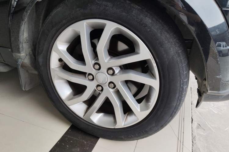 Used Land Rover Discovery 2015 3.0 SC V6 HSE Luxury Right Front Wheel Hub