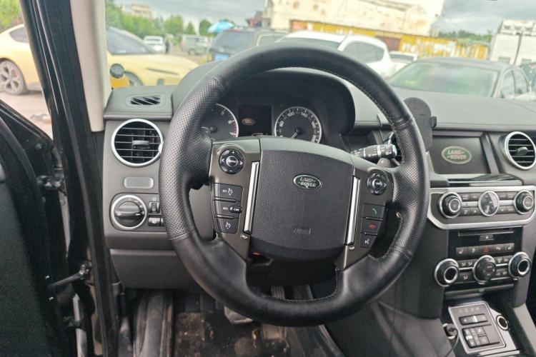 Used Land Rover Discovery 2015 3.0 SC V6 SE Steering Wheel